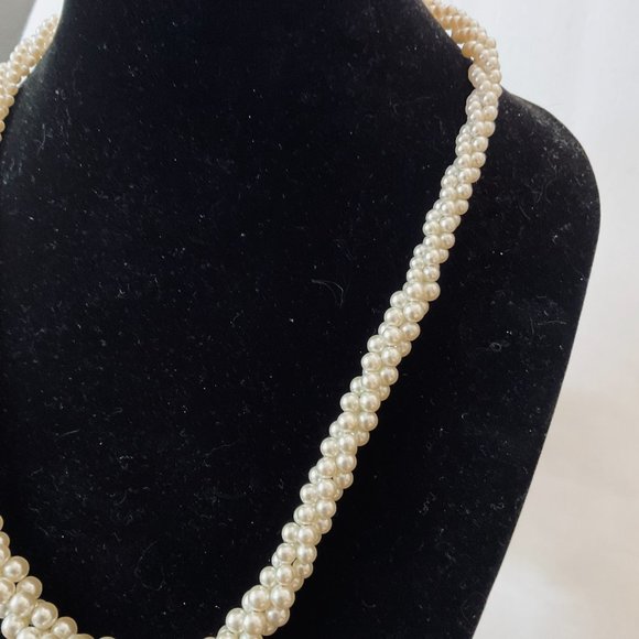 VINTAGE Napier Women's Triple Strand Twisted Faux Pearl Necklace EUC - Picture 5 of 5